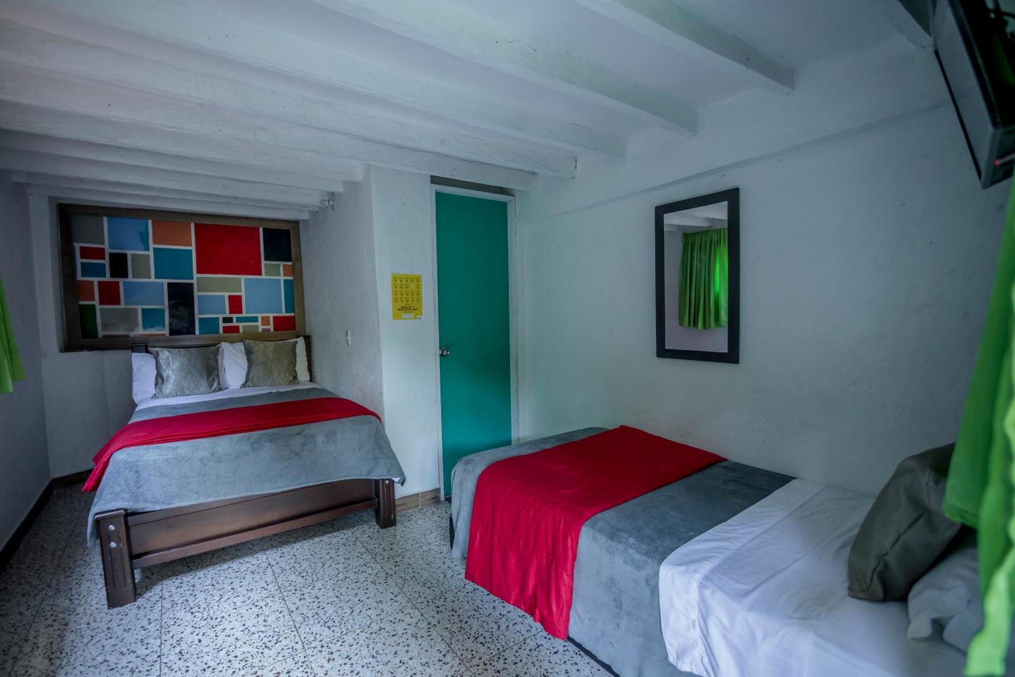 Hotel Marrokos Aeropuerto Jose Maria Cordova グアルネ エクステリア 写真