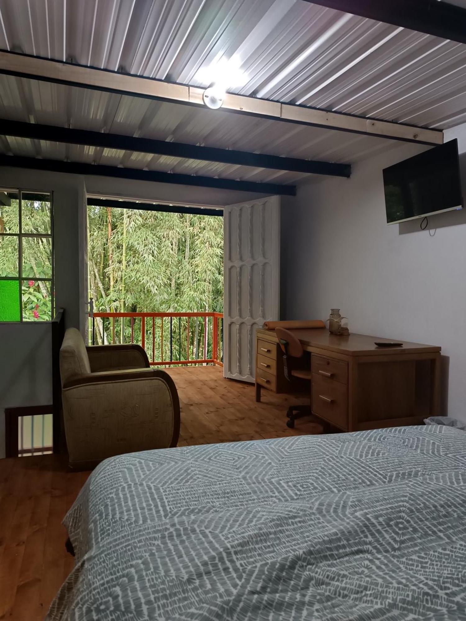Hotel Marrokos Aeropuerto Jose Maria Cordova グアルネ エクステリア 写真