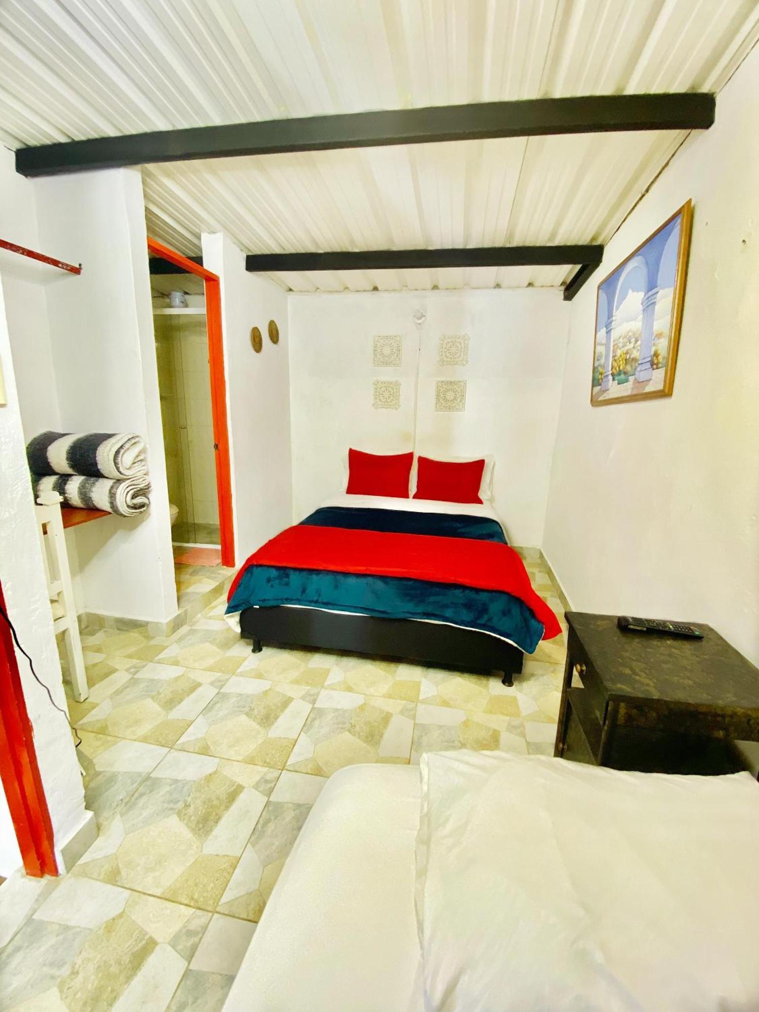 Hotel Marrokos Aeropuerto Jose Maria Cordova グアルネ エクステリア 写真