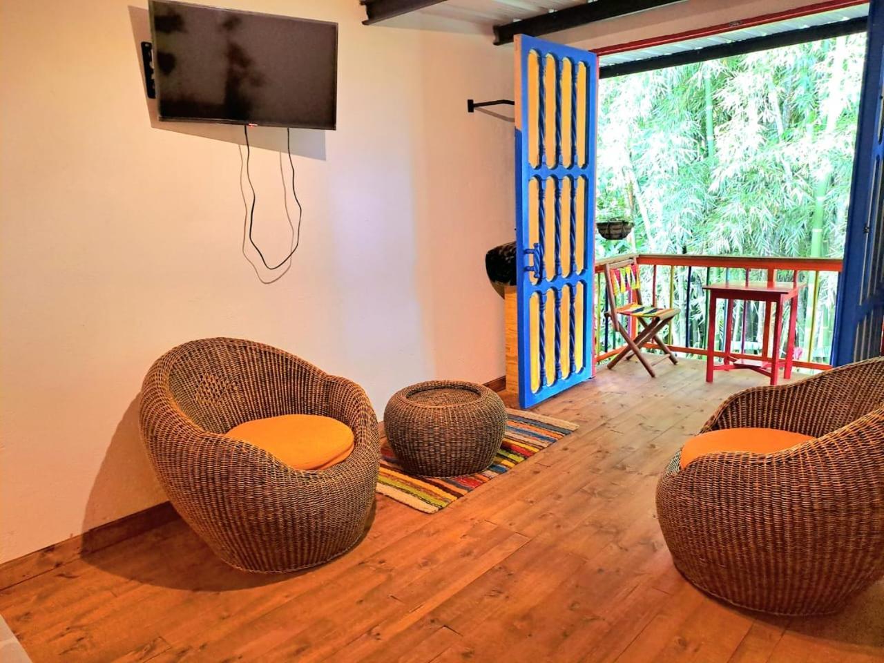 Hotel Marrokos Aeropuerto Jose Maria Cordova グアルネ エクステリア 写真